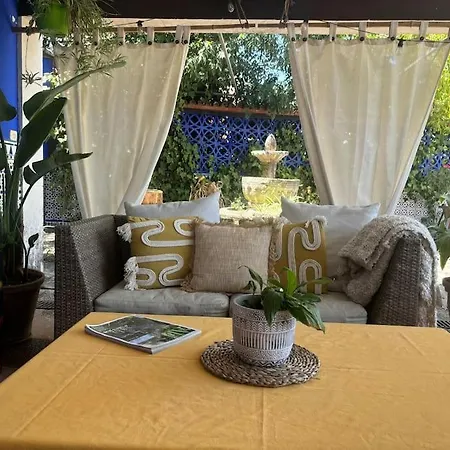 Con Piscina En La Naturaleza Holiday home *